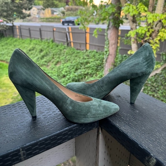 Botkier Women's‎ Green Lina Pointed Toe Suede Pump Heels Size 9.5 - Picture 6 of 8